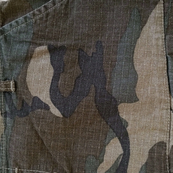 Zoey Beth Embroidered Camo Frayed Hem Pleated Grommet Mini Skirt M Green Y2K - Picture 13 of 16